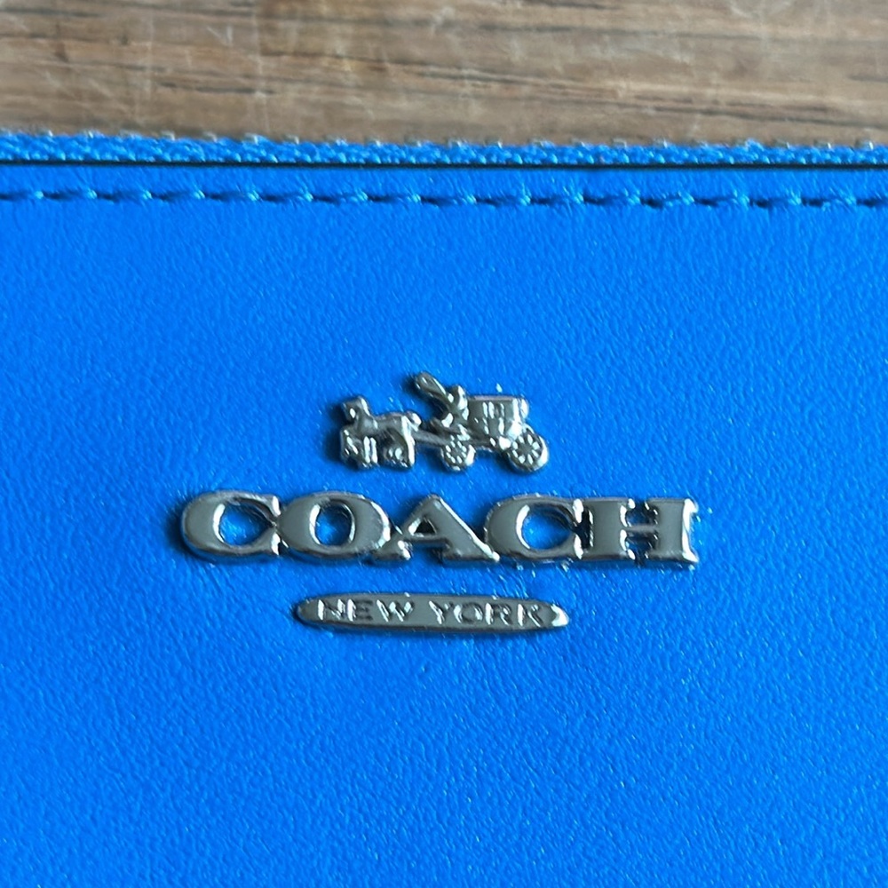 NWT COACH Accordion Zip Wallet Blue with Silver tone Accents